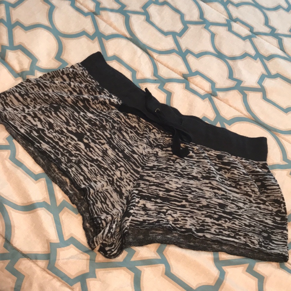 Derek Heart lounge shorts